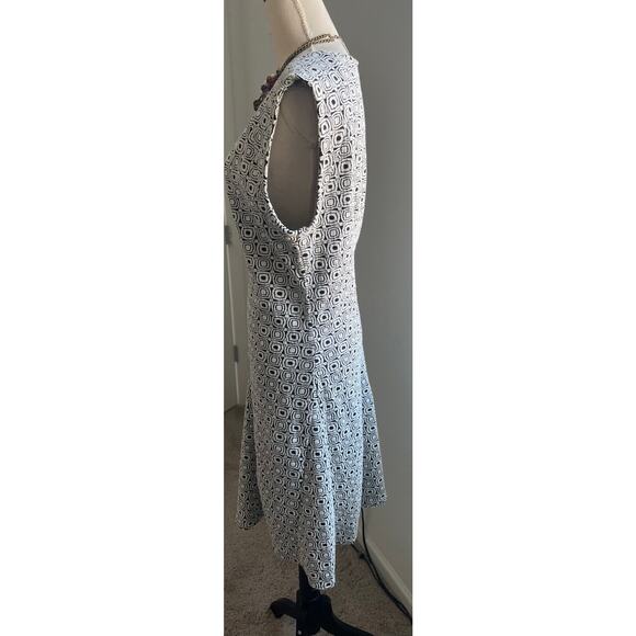 Dressbarn Black and White Geometric A-Line Crew Neck Sleeveless Dress Sz 16 - Picture 2 of 9